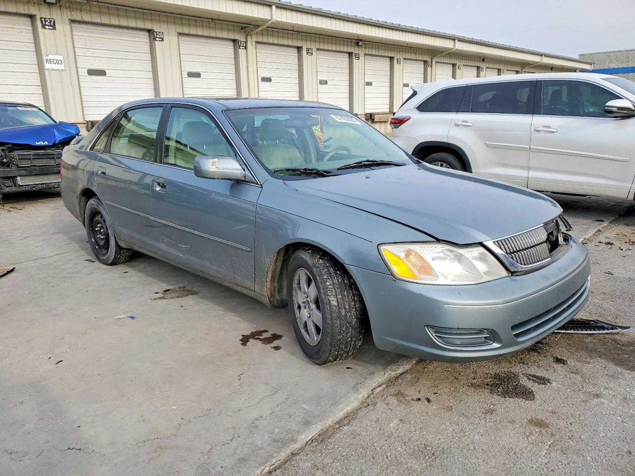 2002 TOYOTA AVALON XL photo 4