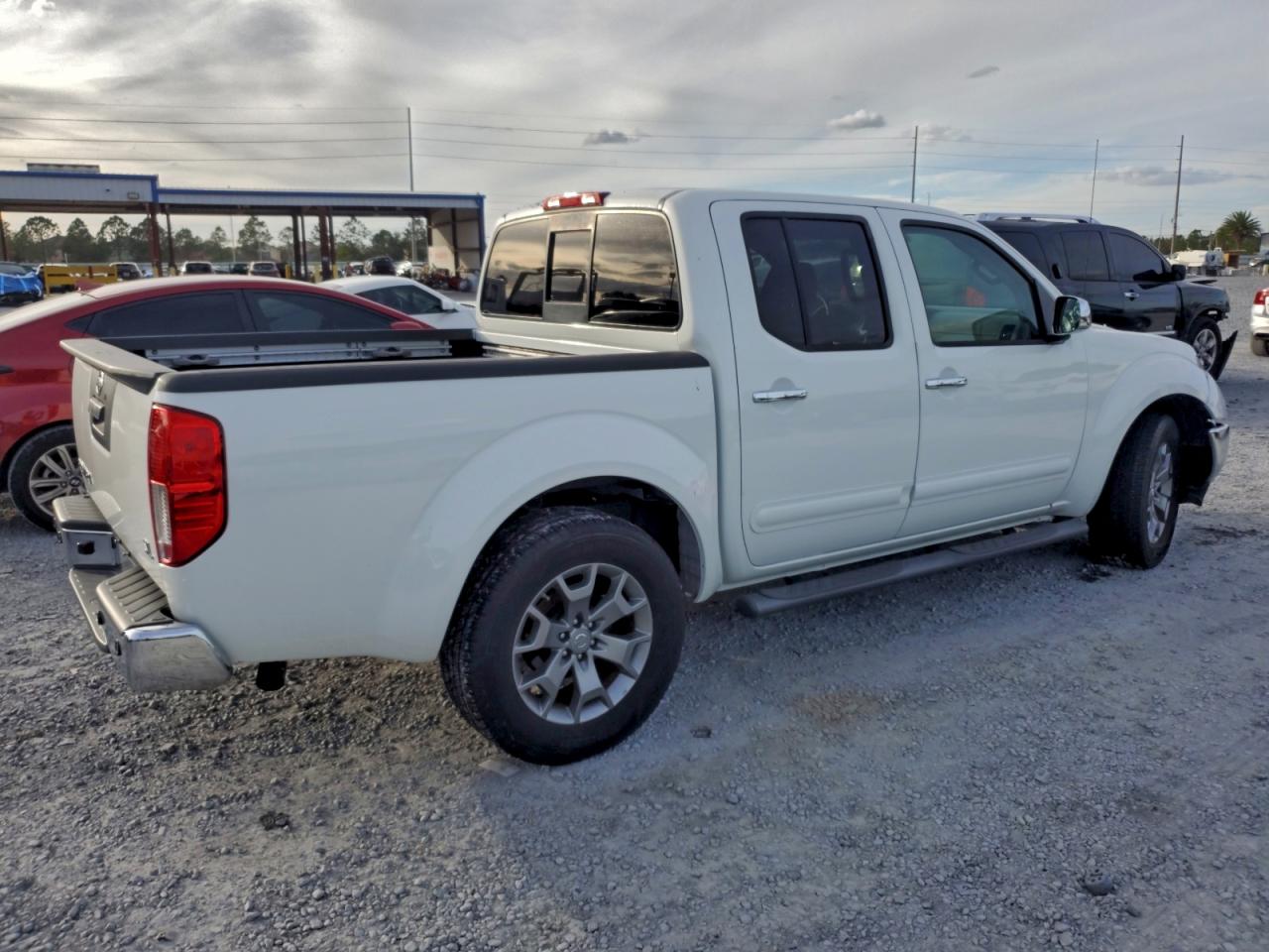 2019 NISSAN FRONTIER S photo 3