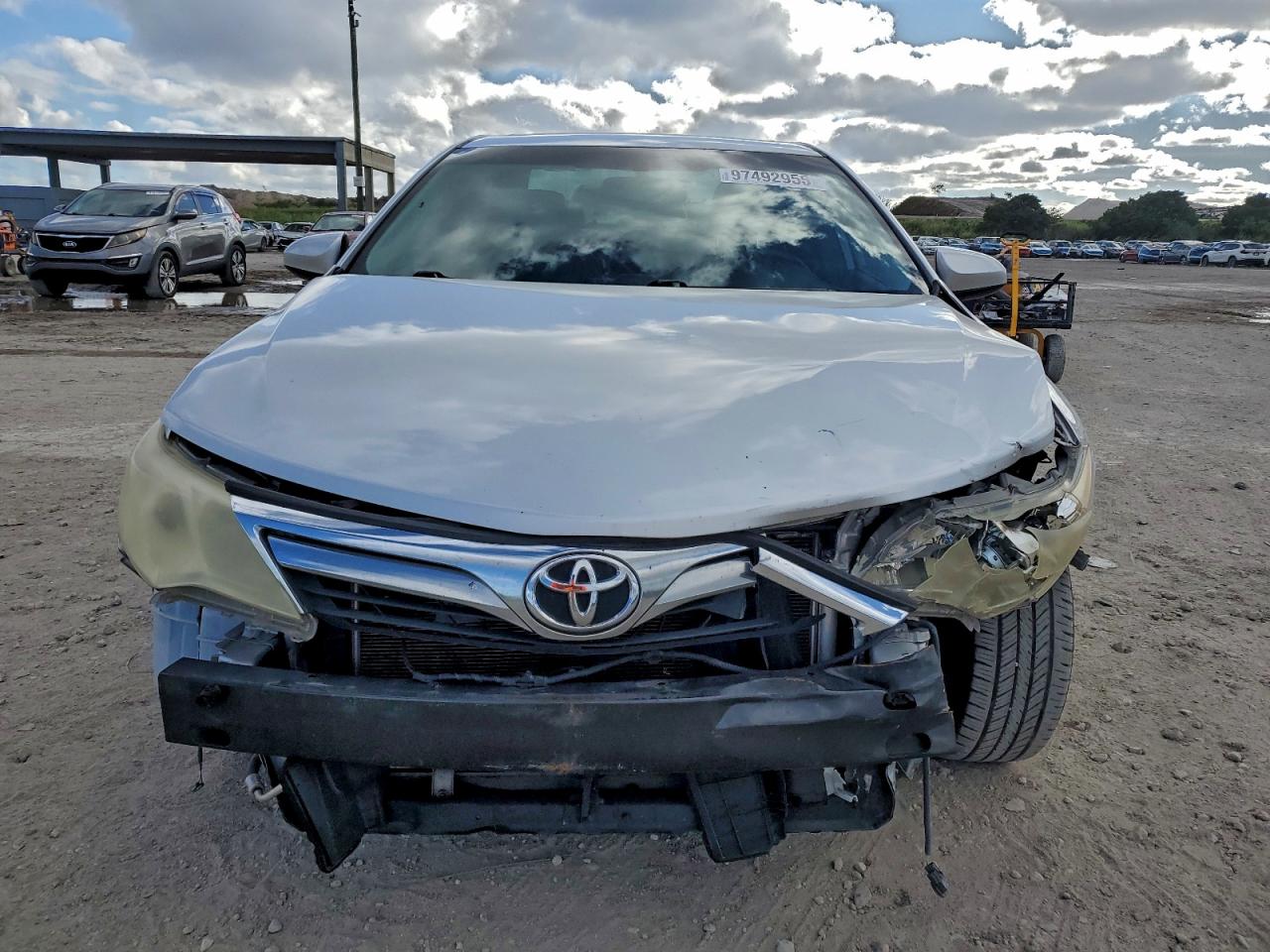 2013 TOYOTA CAMRY L photo 5