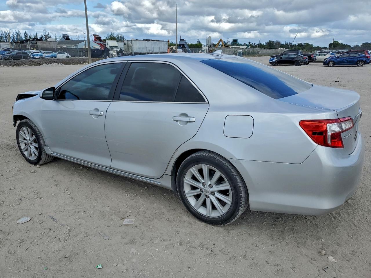 2013 TOYOTA CAMRY L photo 2