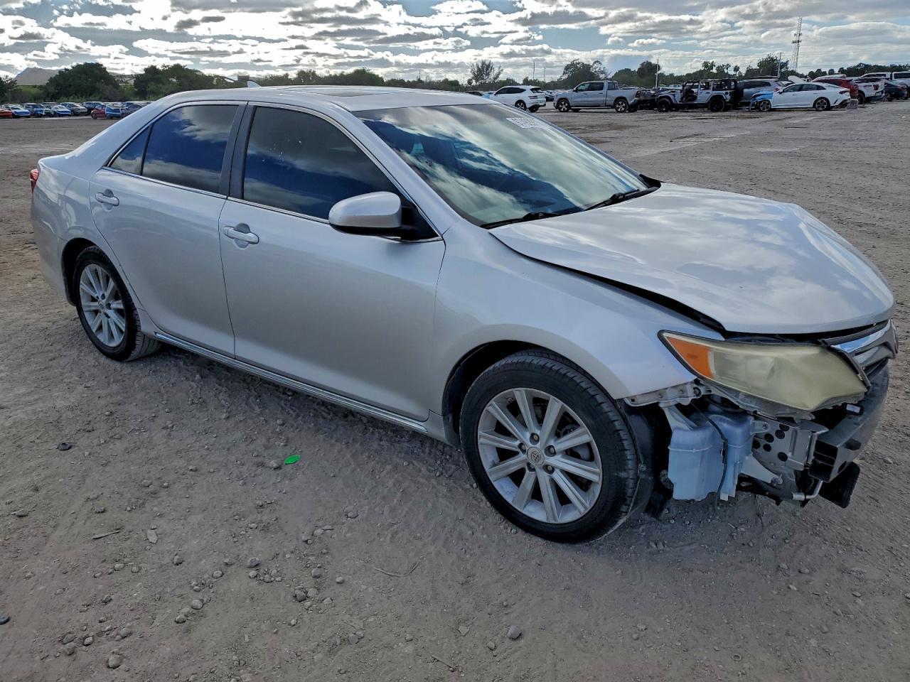 2013 TOYOTA CAMRY L photo 4