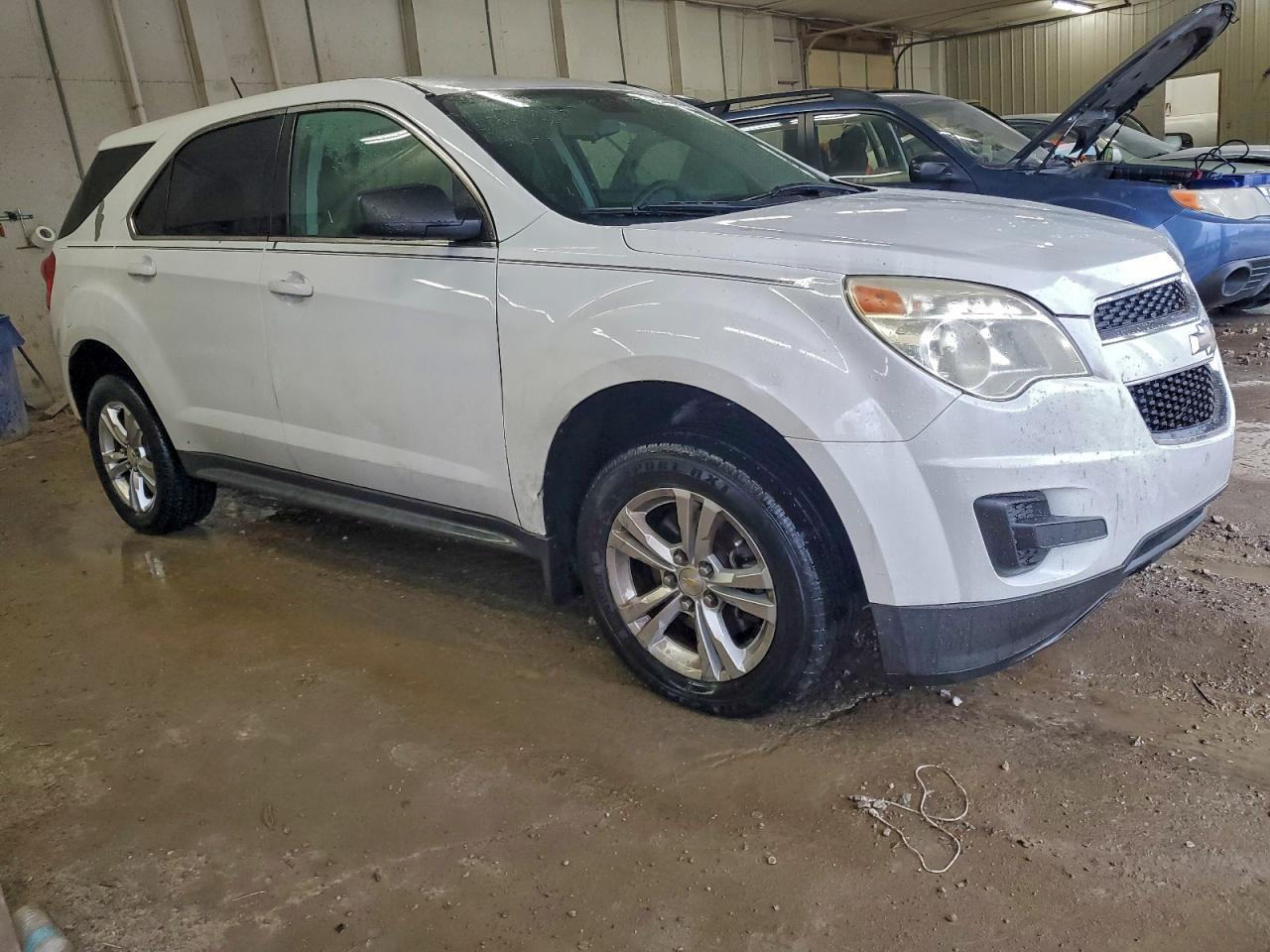 2014 CHEVROLET EQUINOX LS photo 4