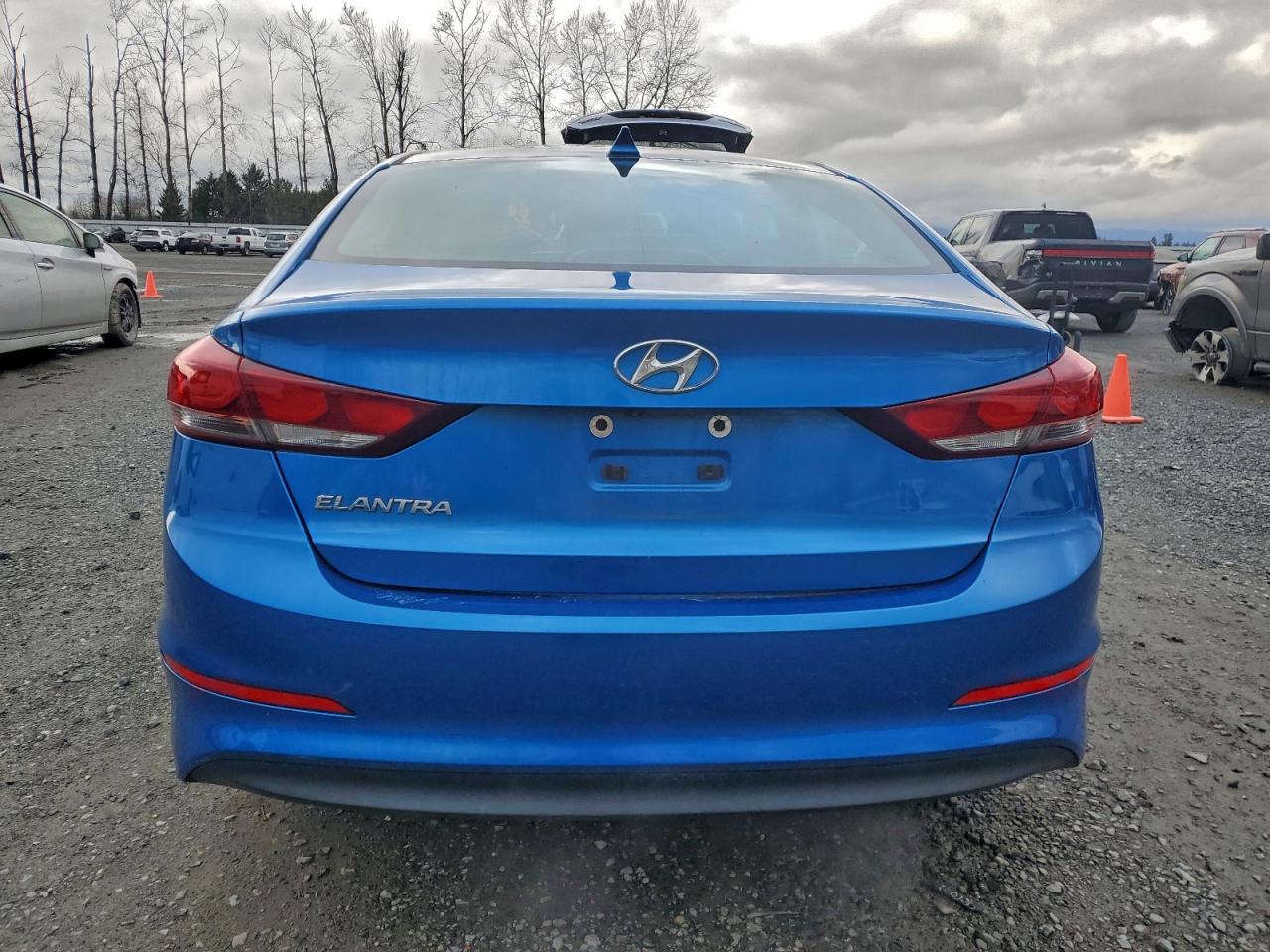 2017 HYUNDAI ELANTRA SE photo 6