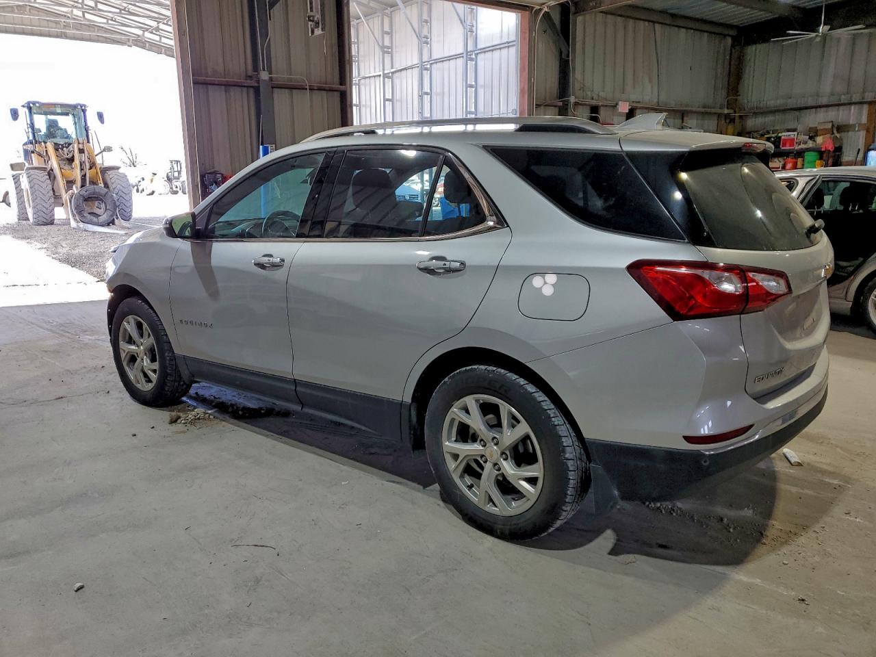 2018 CHEVROLET EQUINOX PREMIER photo 2