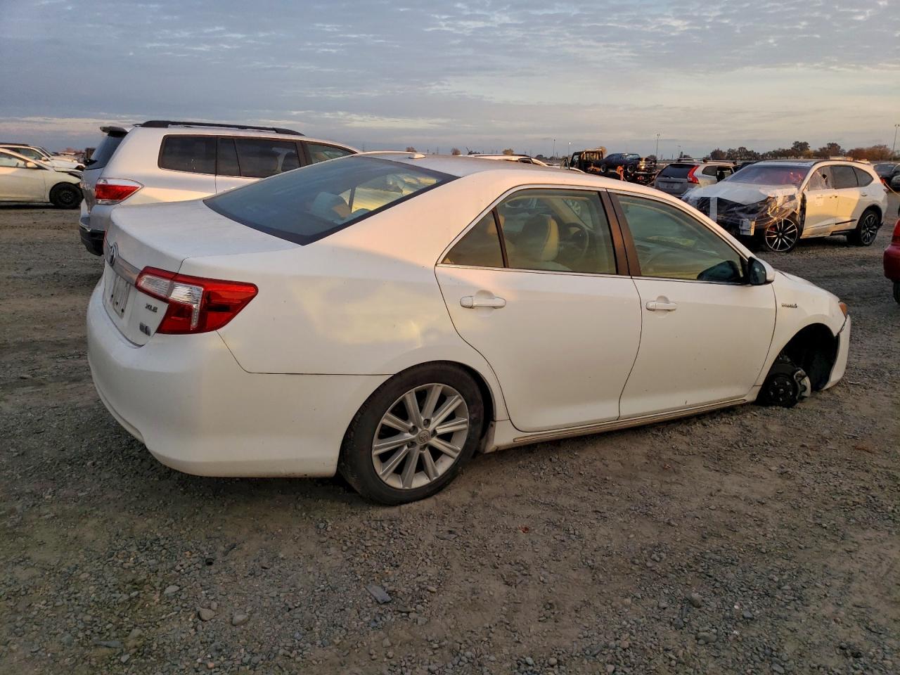 2012 TOYOTA CAMRY HYBRID photo 3