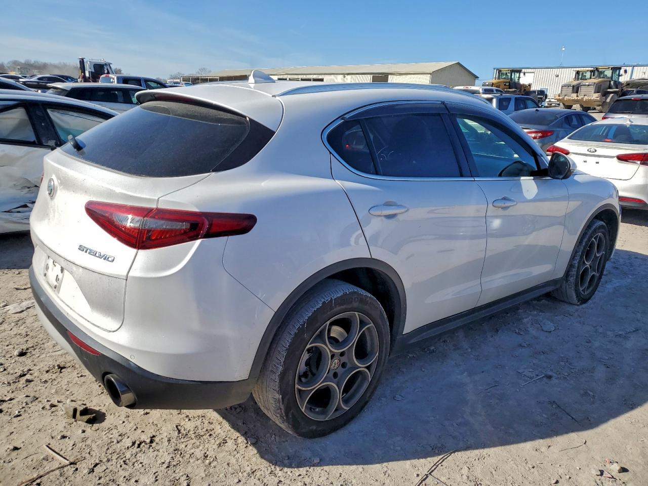2020 ALFA ROMEO STELVIO photo 3