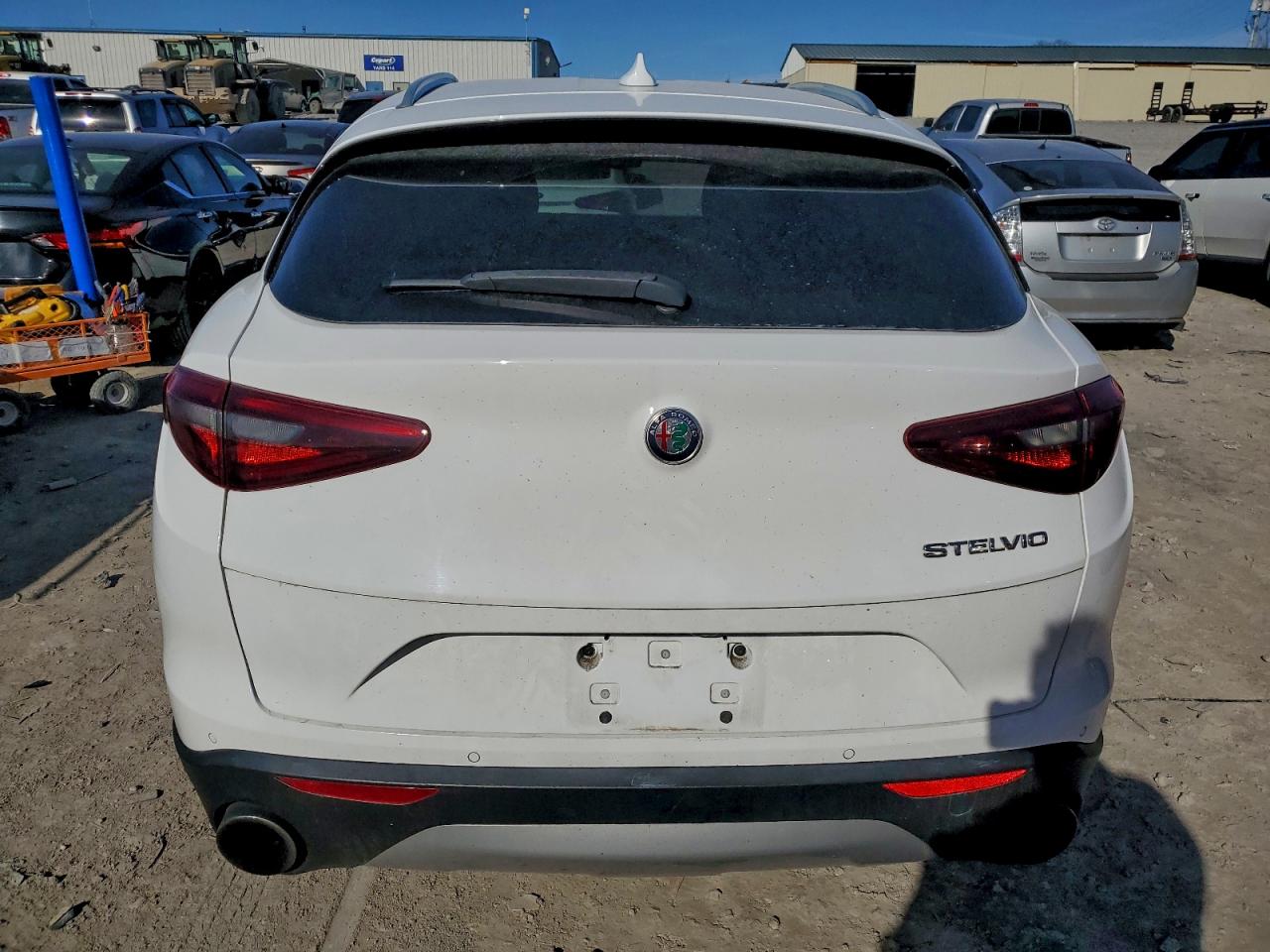 2020 ALFA ROMEO STELVIO photo 6