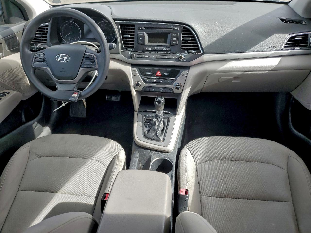 2017 HYUNDAI ELANTRA SE photo 8