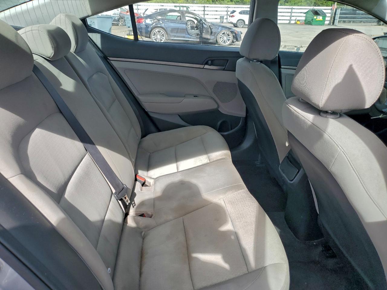 2017 HYUNDAI ELANTRA SE photo 10
