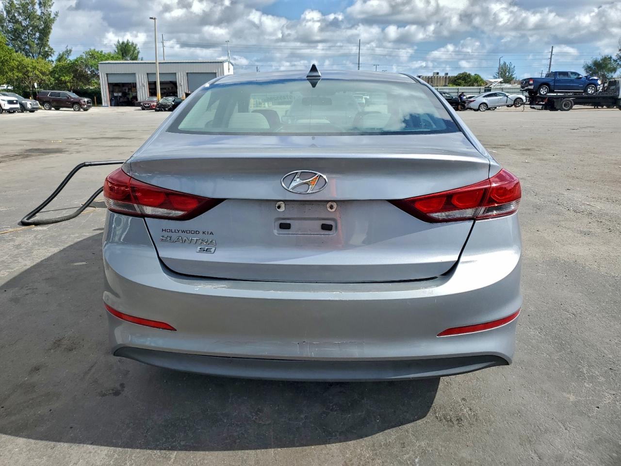 2017 HYUNDAI ELANTRA SE photo 6