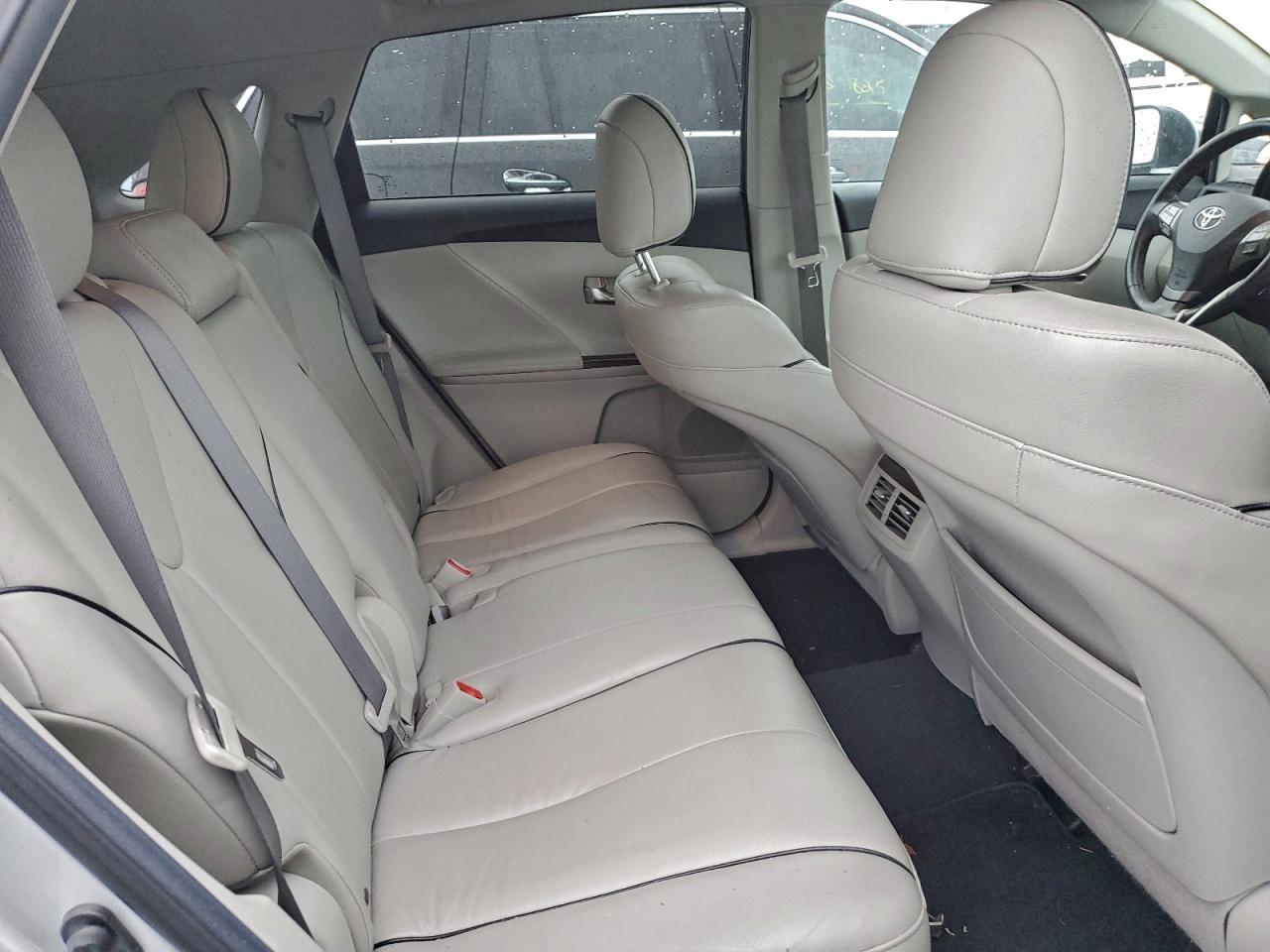 2011 TOYOTA VENZA photo 10