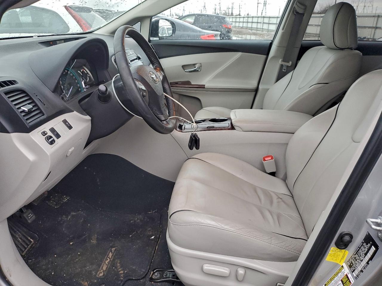 2011 TOYOTA VENZA photo 7