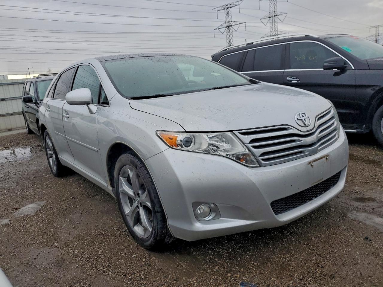 2011 TOYOTA VENZA photo 4