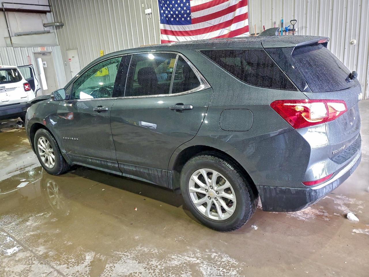 2018 CHEVROLET EQUINOX LT photo 2
