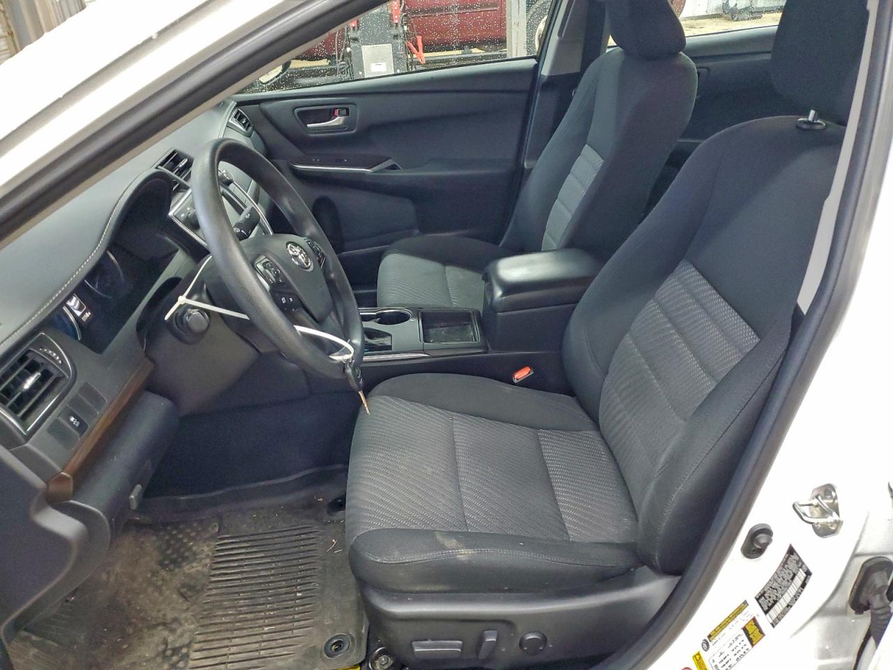 2017 TOYOTA CAMRY LE photo 7