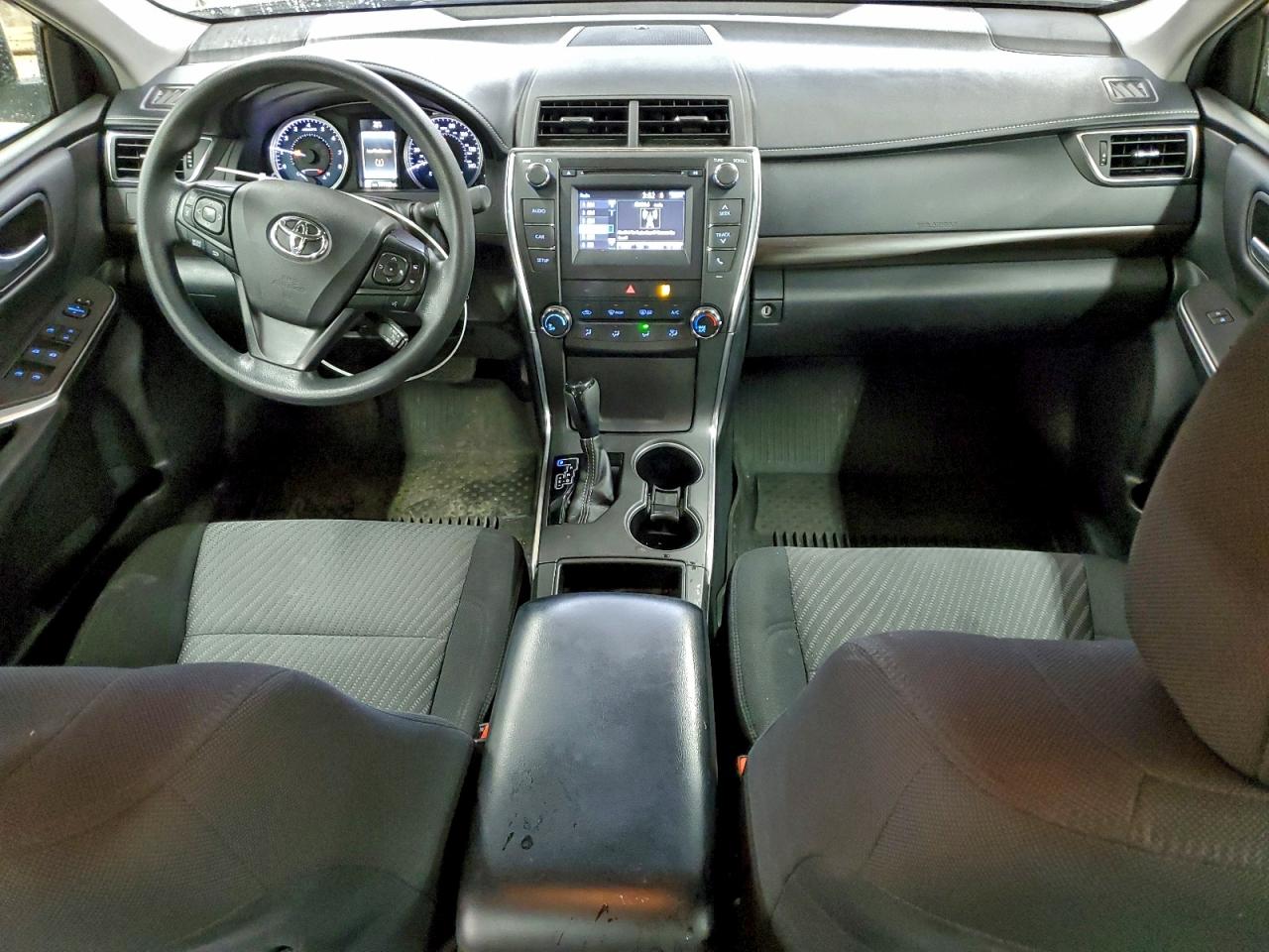 2017 TOYOTA CAMRY LE photo 8