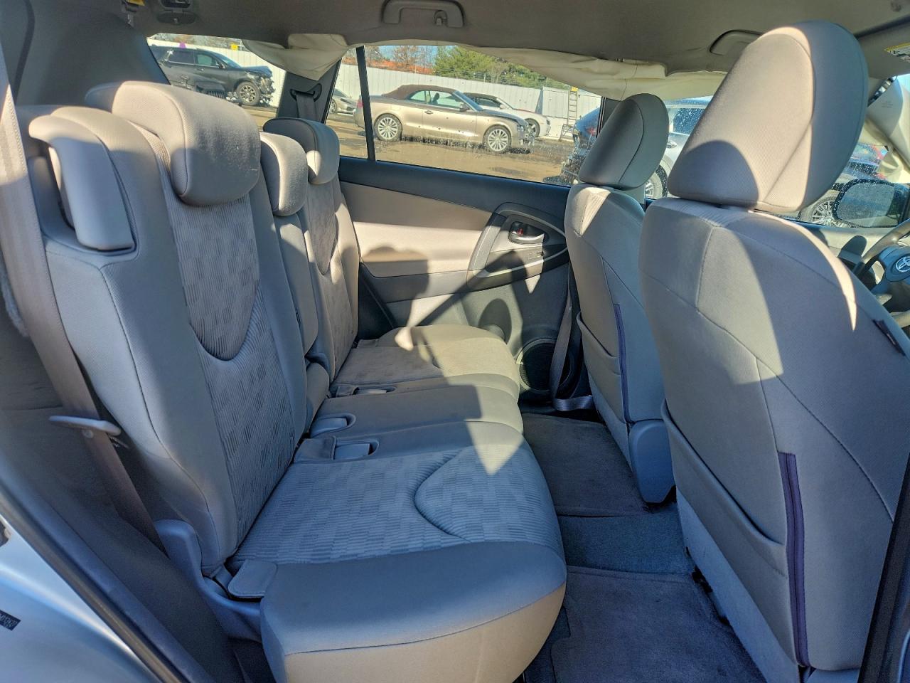 2009 TOYOTA RAV4 photo 11
