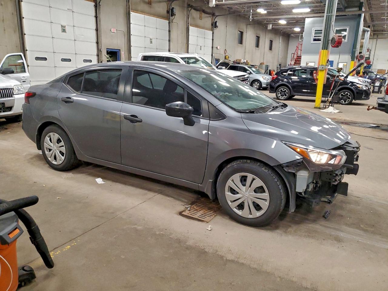 2020 NISSAN VERSA S photo 4