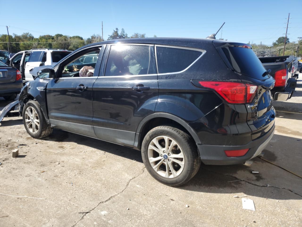 2019 FORD ESCAPE SE photo 2