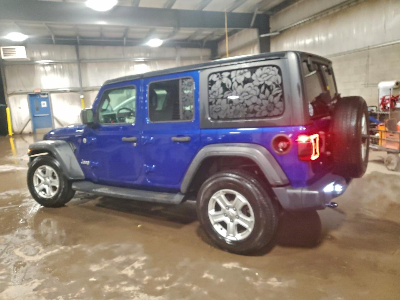 2018 JEEP WRANGLER UNLIMITED SPORT photo 2