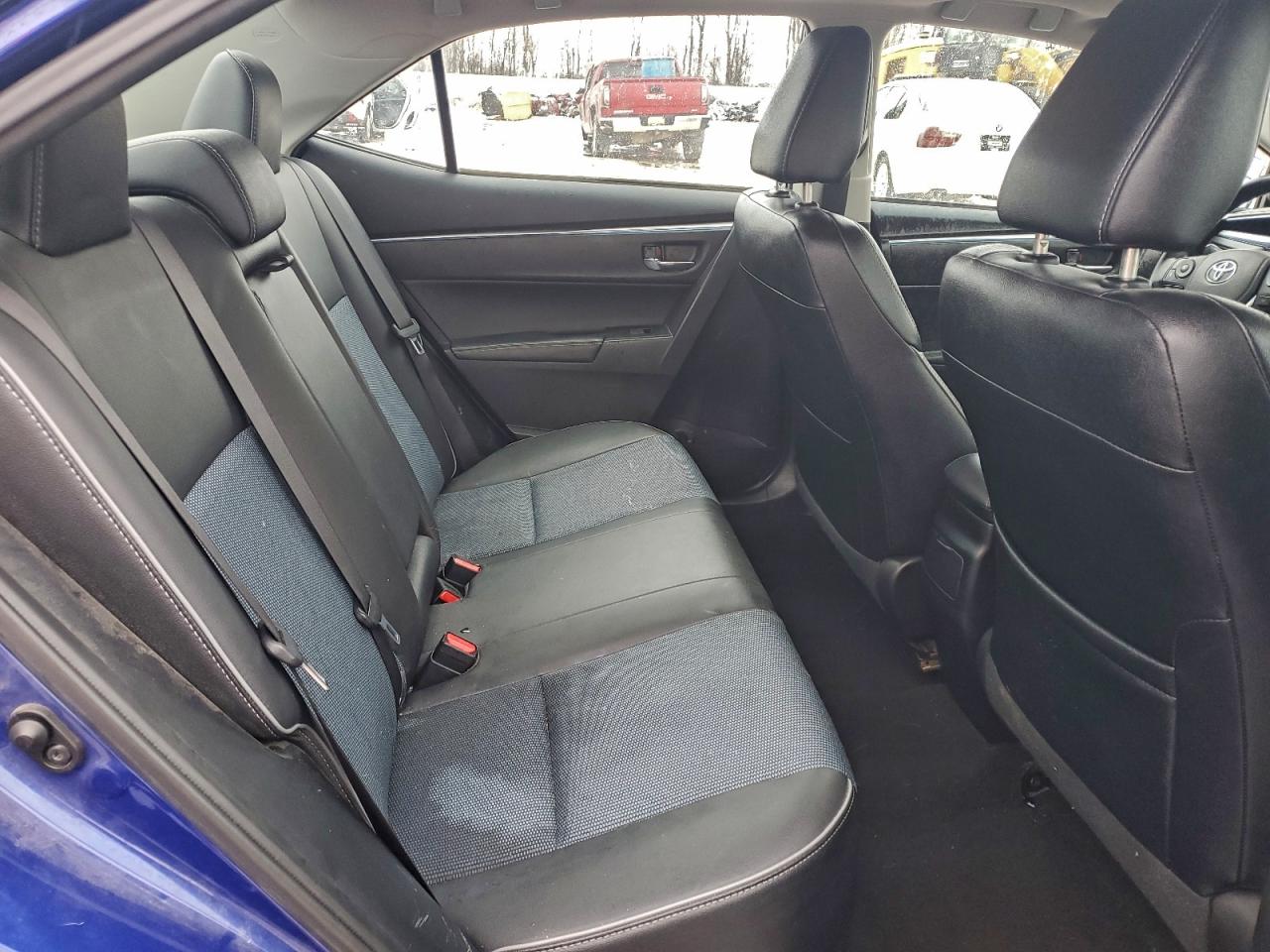 2015 TOYOTA COROLLA L photo 10