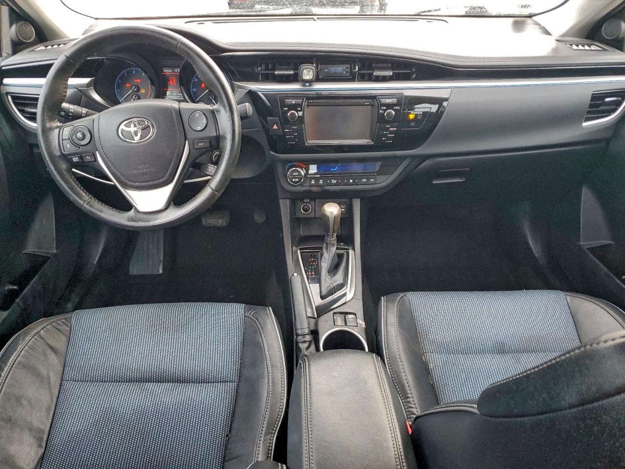 2015 TOYOTA COROLLA L photo 8