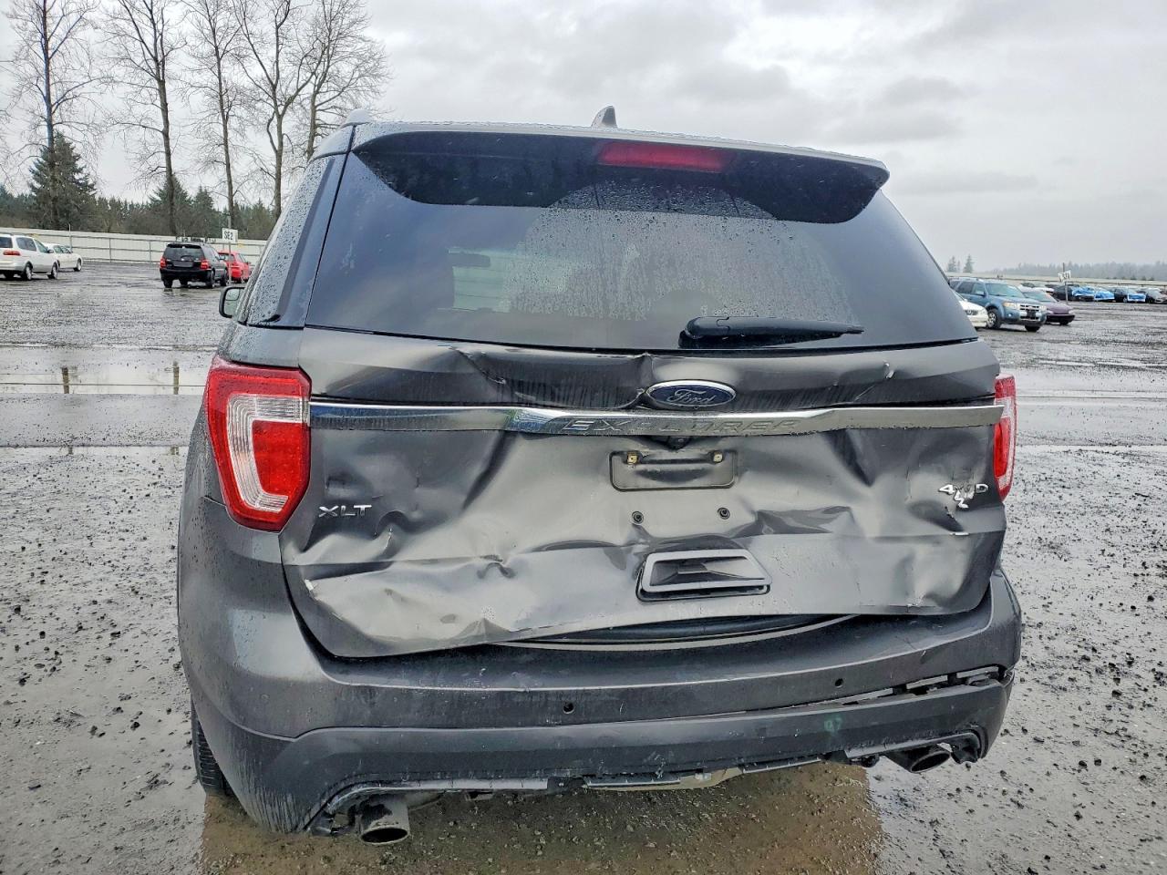 2017 FORD EXPLORER XLT photo 6