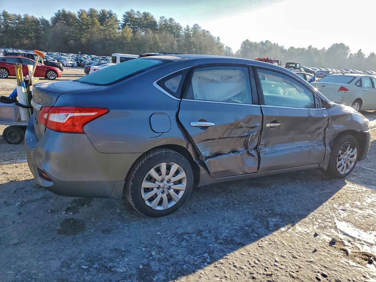 2016 NISSAN SENTRA S photo 3