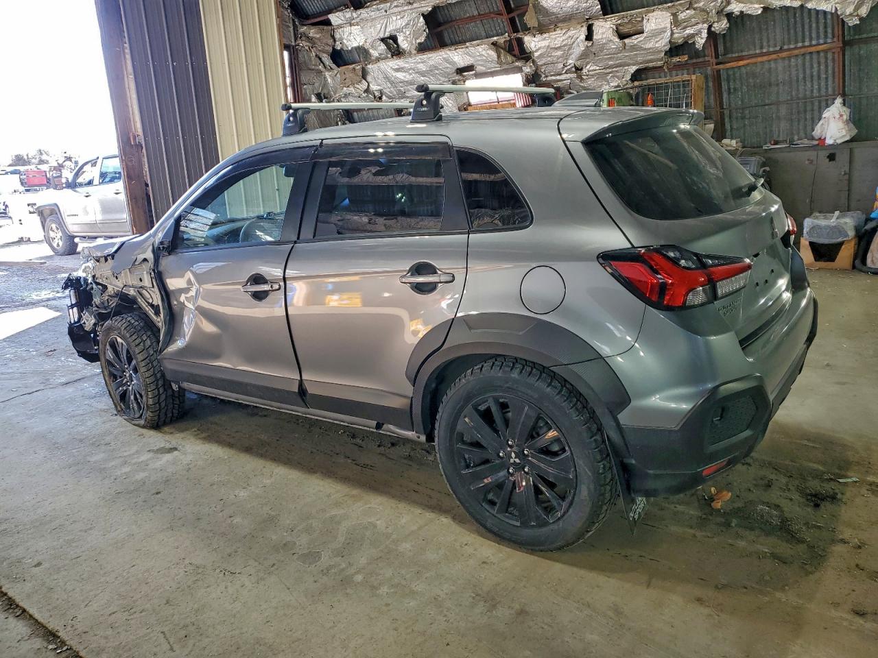2024 MITSUBISHI OUTLANDER SPORT S/SE photo 2
