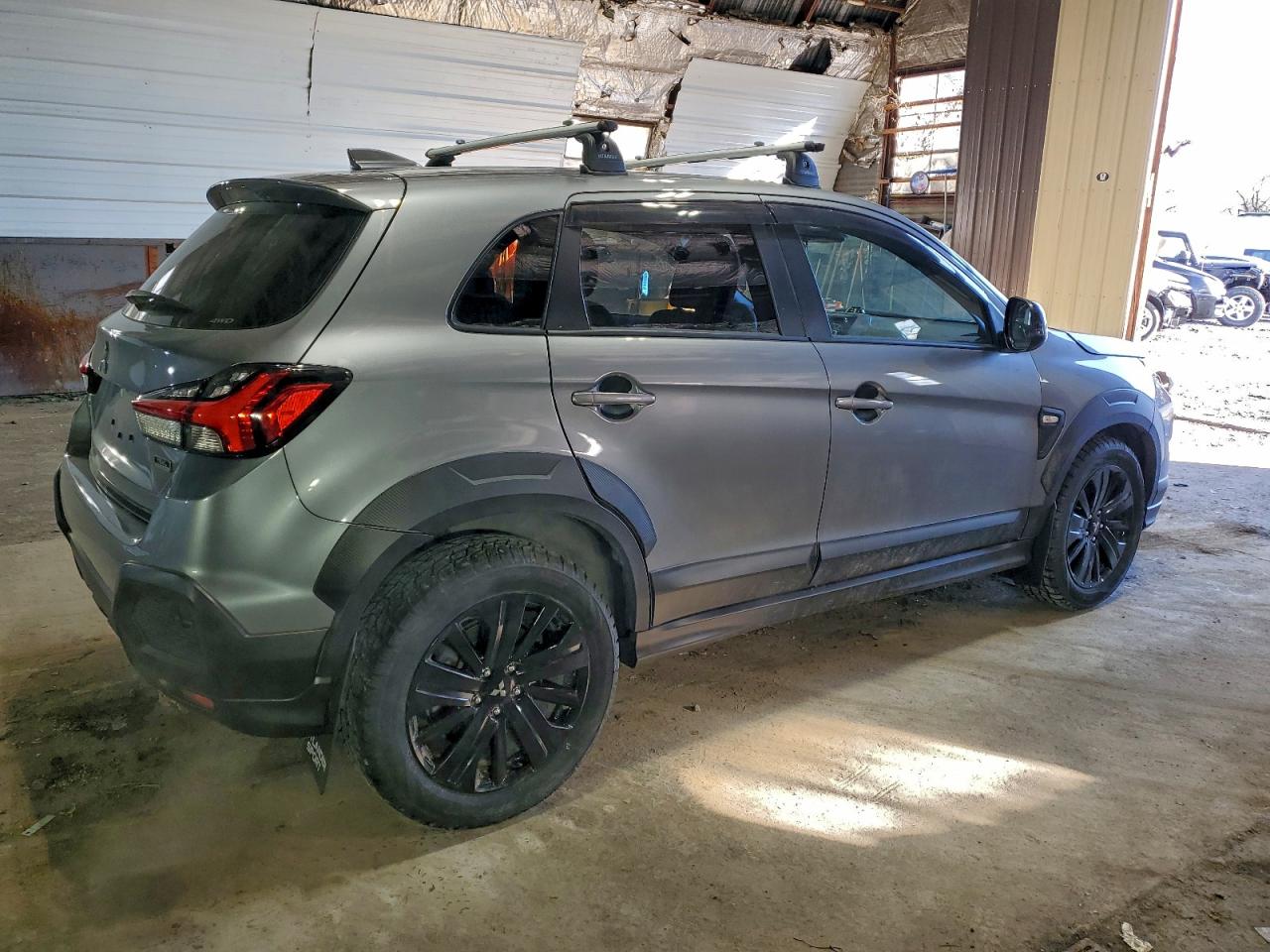 2024 MITSUBISHI OUTLANDER SPORT S/SE photo 3