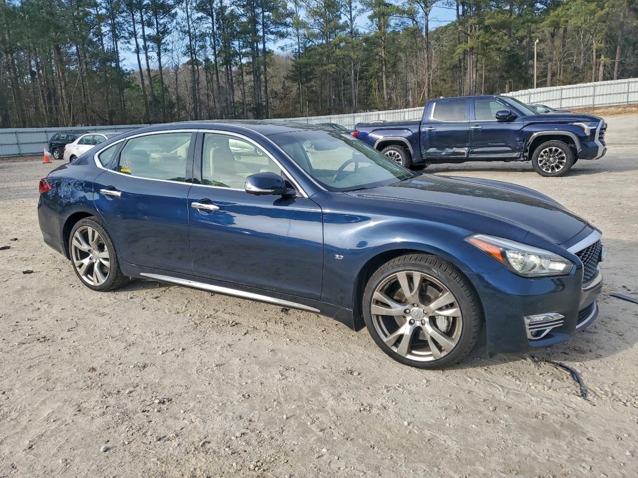 2015 INFINITI Q70L 3.7 photo 7