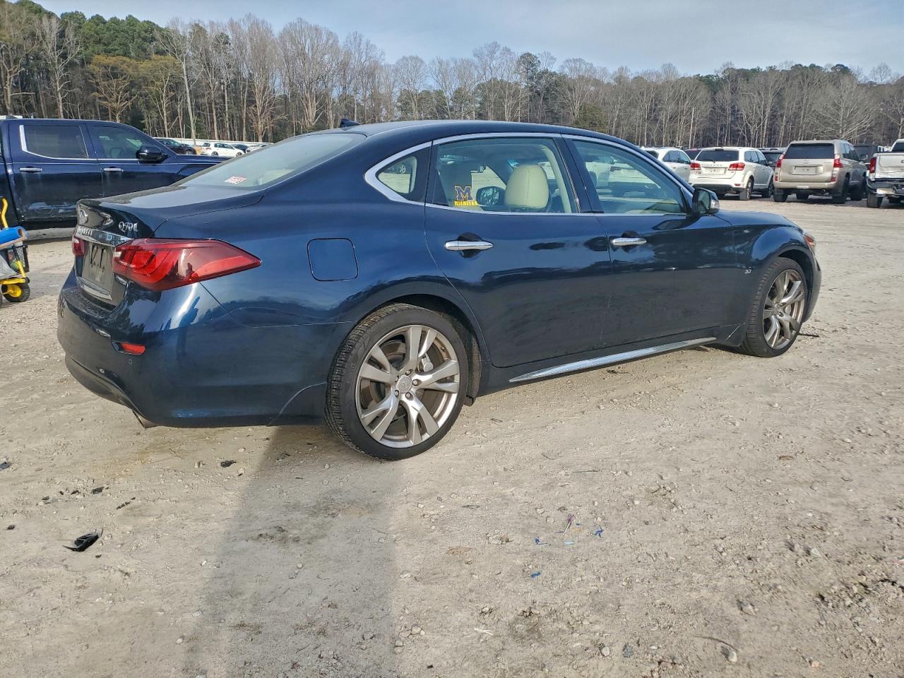 2015 INFINITI Q70L 3.7 photo 5