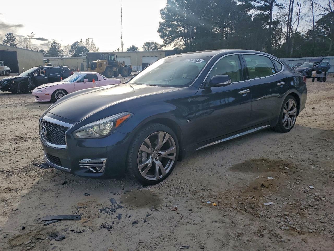 2015 INFINITI Q70L