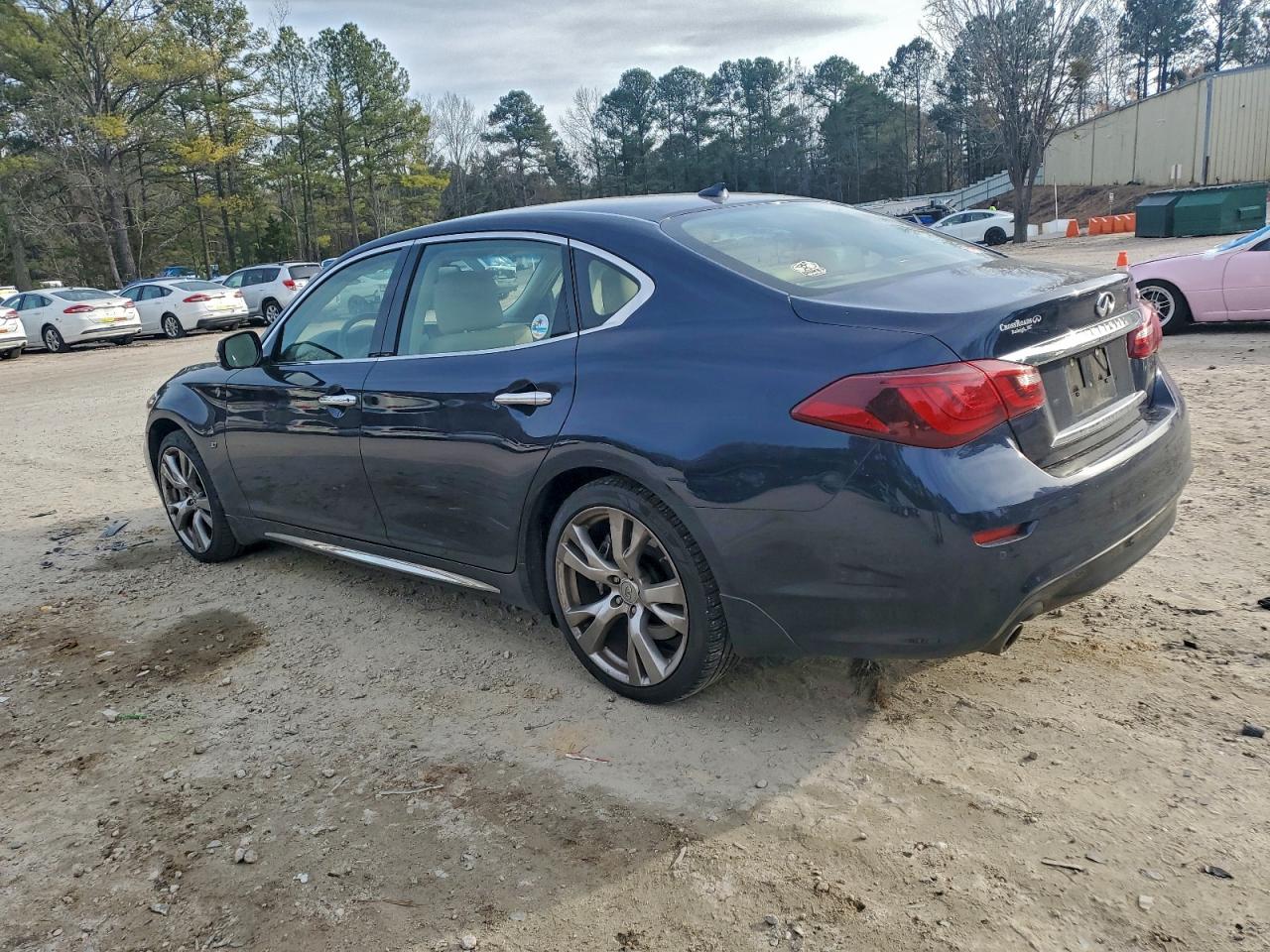 2015 INFINITI Q70L 3.7 photo 3