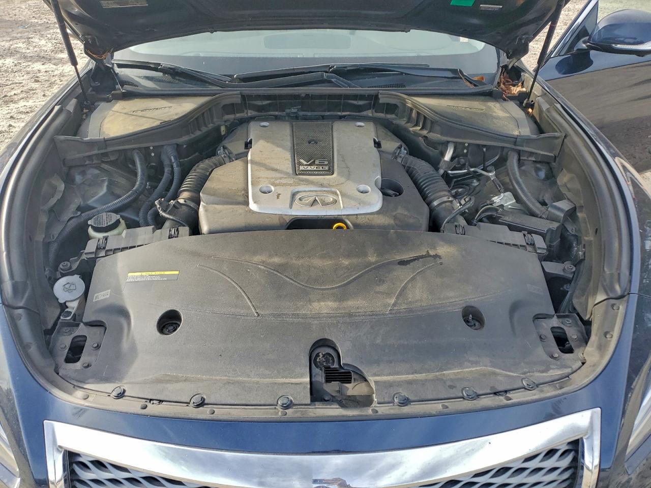 2015 INFINITI Q70L 3.7 photo 21