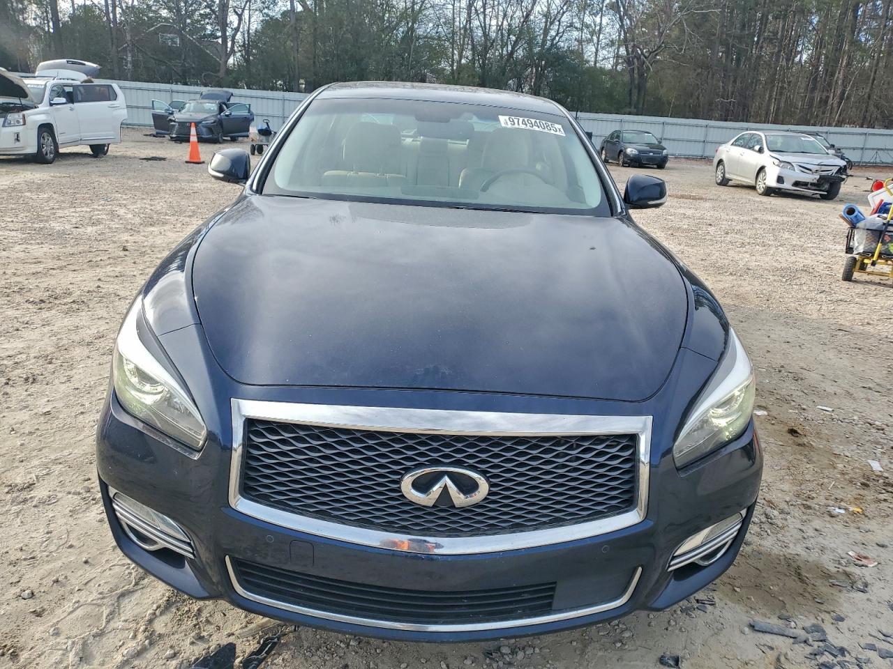2015 INFINITI Q70L 3.7 photo 9