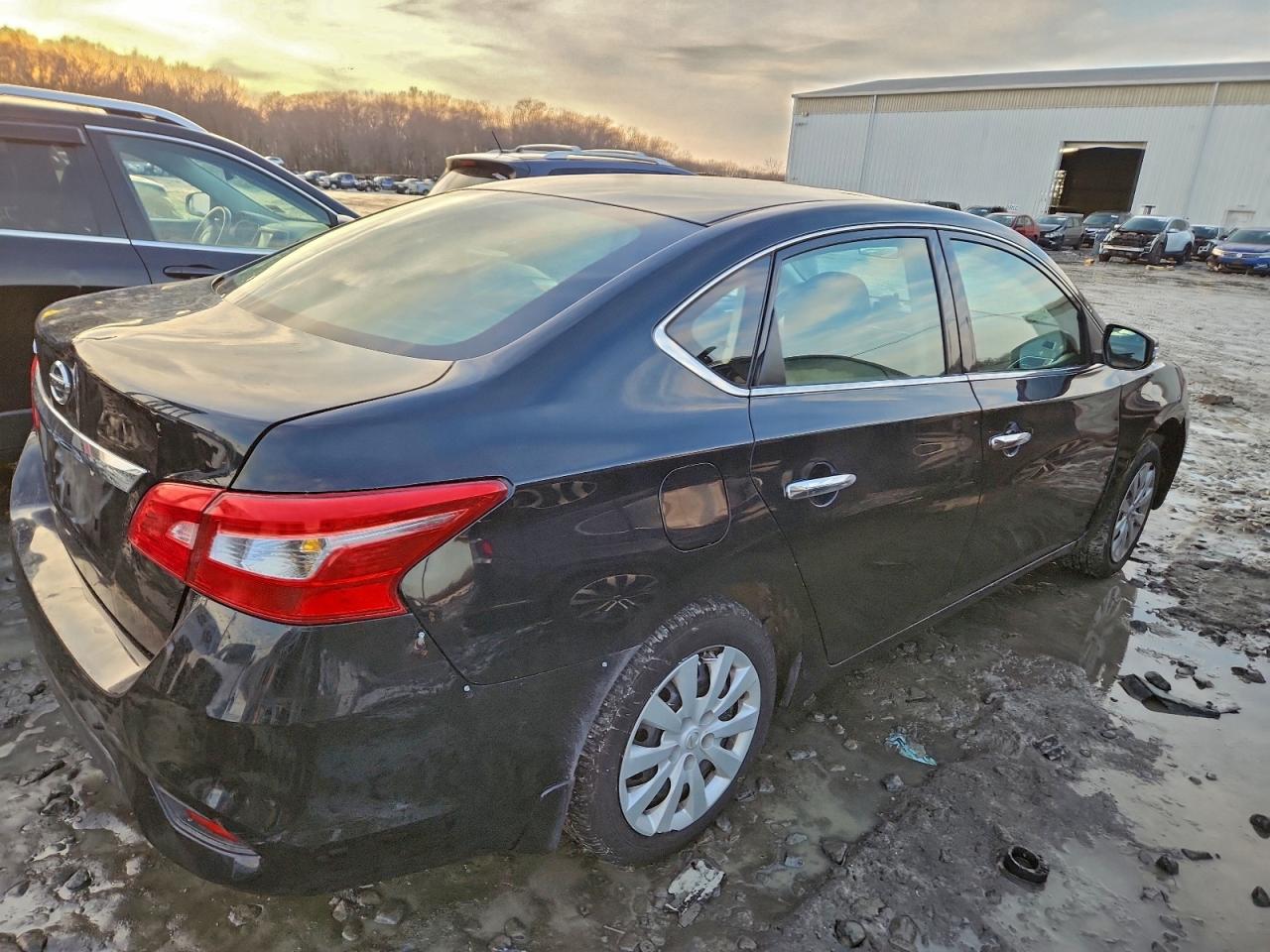 2016 NISSAN SENTRA S photo 3