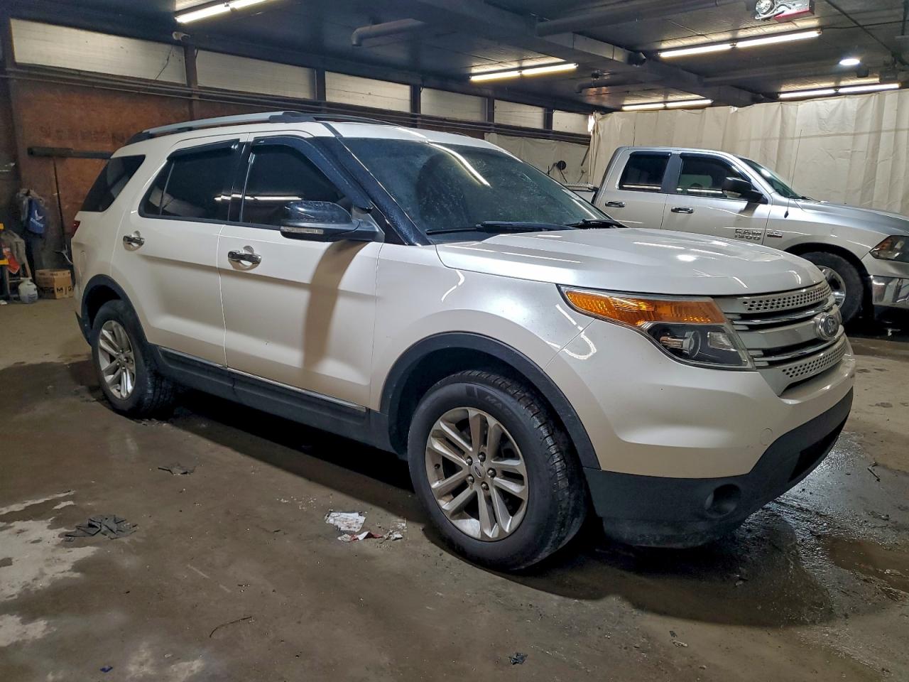 2014 FORD EXPLORER XLT photo 4