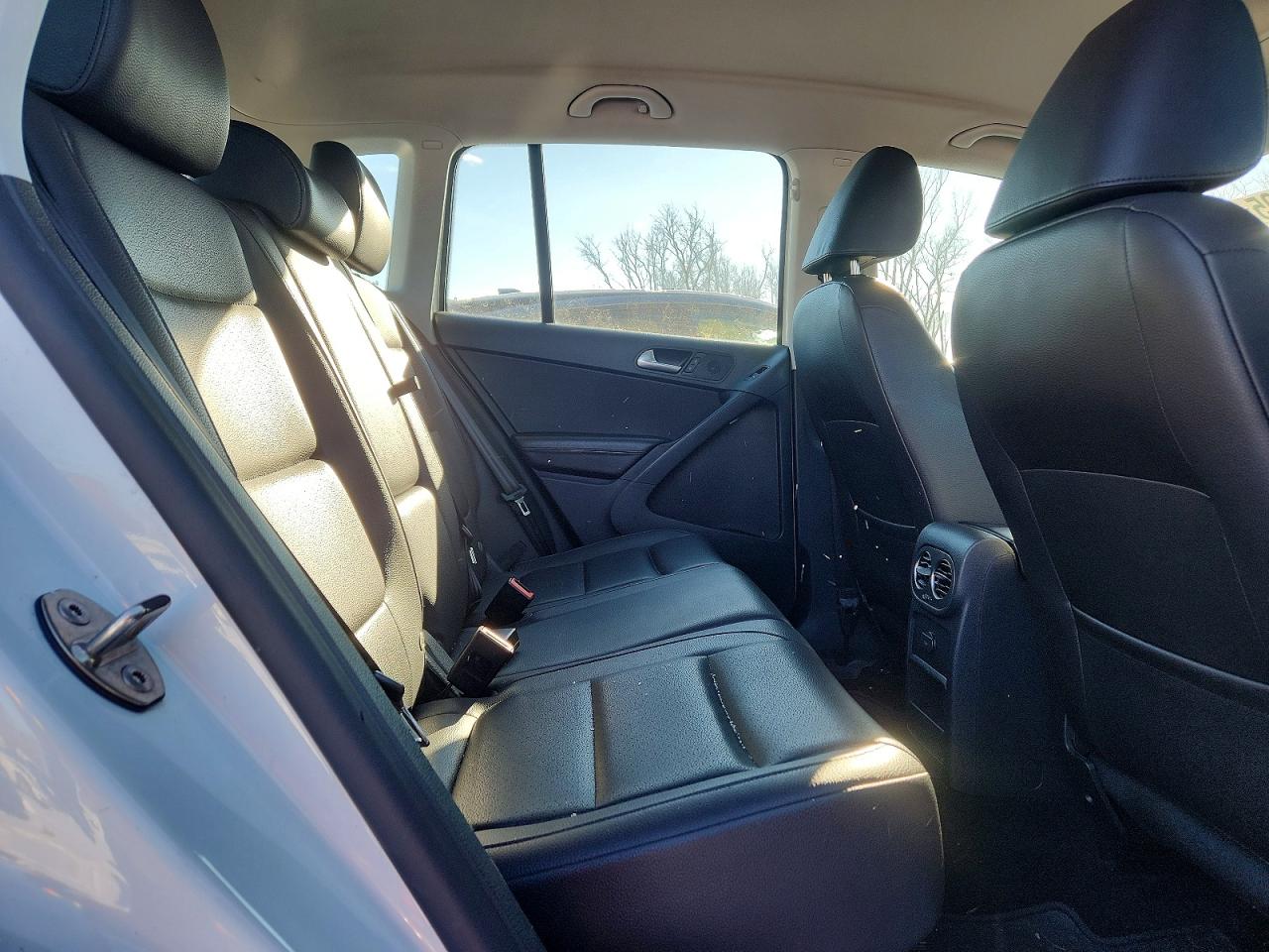 2016 VOLKSWAGEN TIGUAN S photo 10