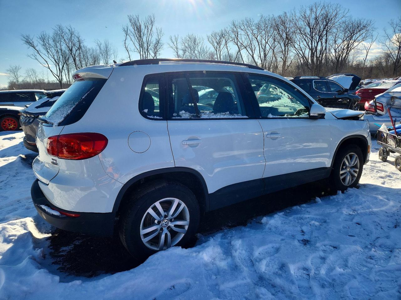 2016 VOLKSWAGEN TIGUAN S photo 3