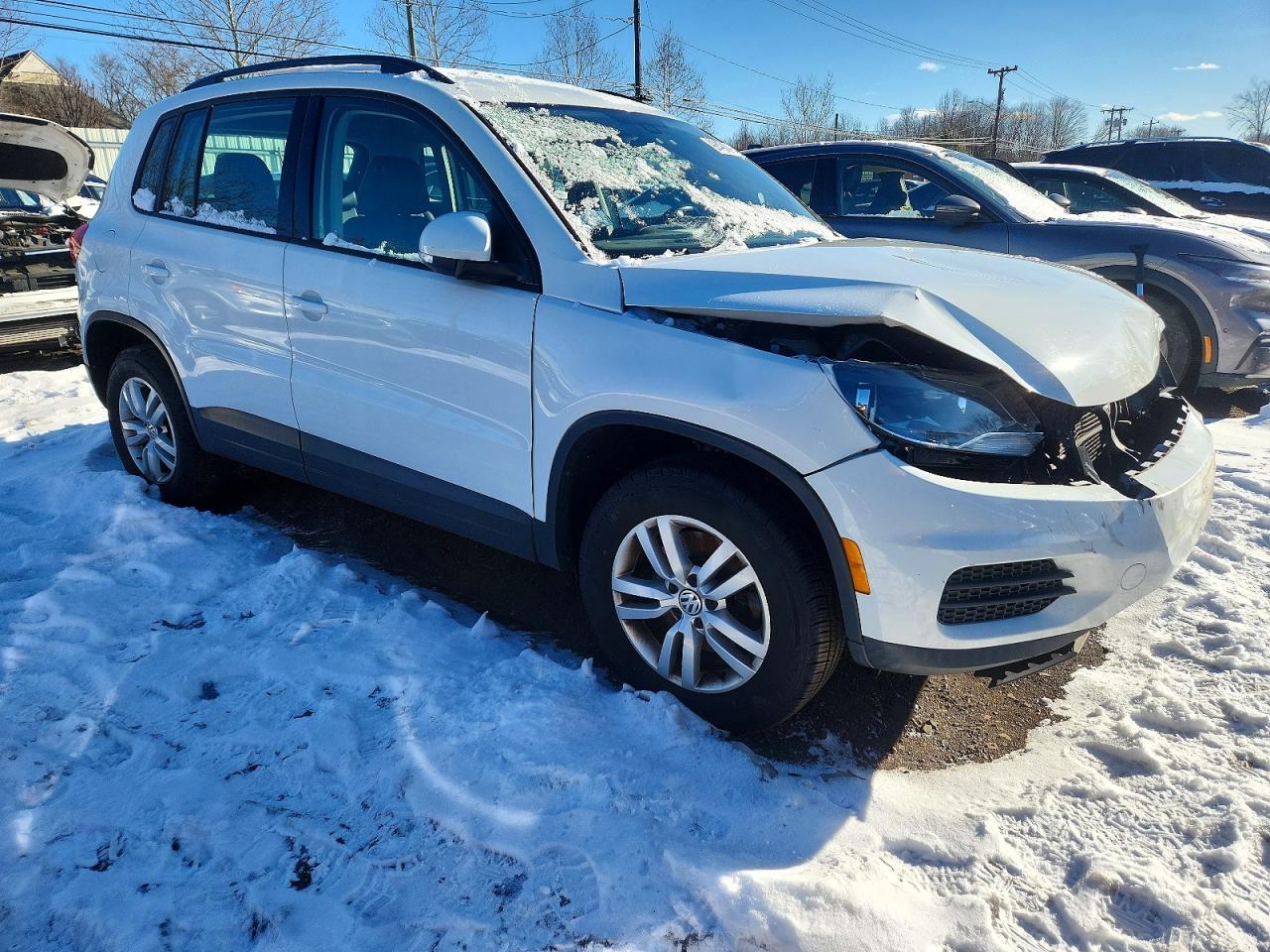 2016 VOLKSWAGEN TIGUAN S photo 4