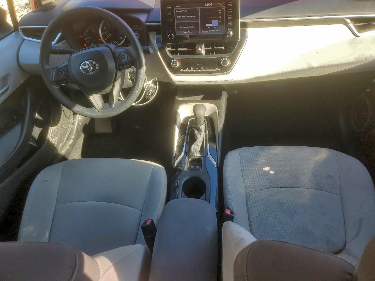 2020 TOYOTA COROLLA LE photo 8
