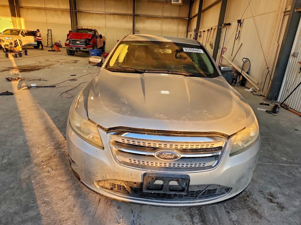 2010 FORD TAURUS LIMITED photo 5