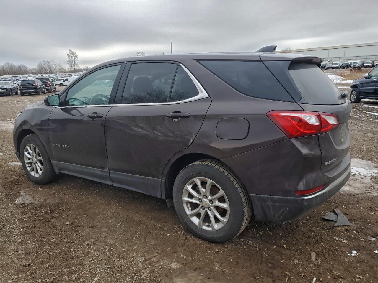 2020 CHEVROLET EQUINOX LT photo 2