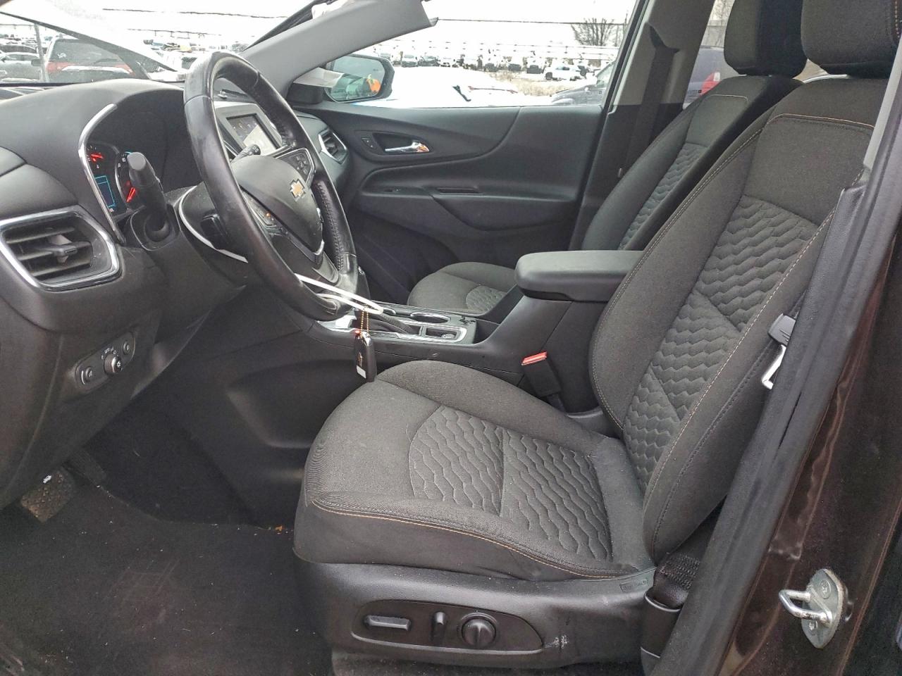 2020 CHEVROLET EQUINOX LT photo 7