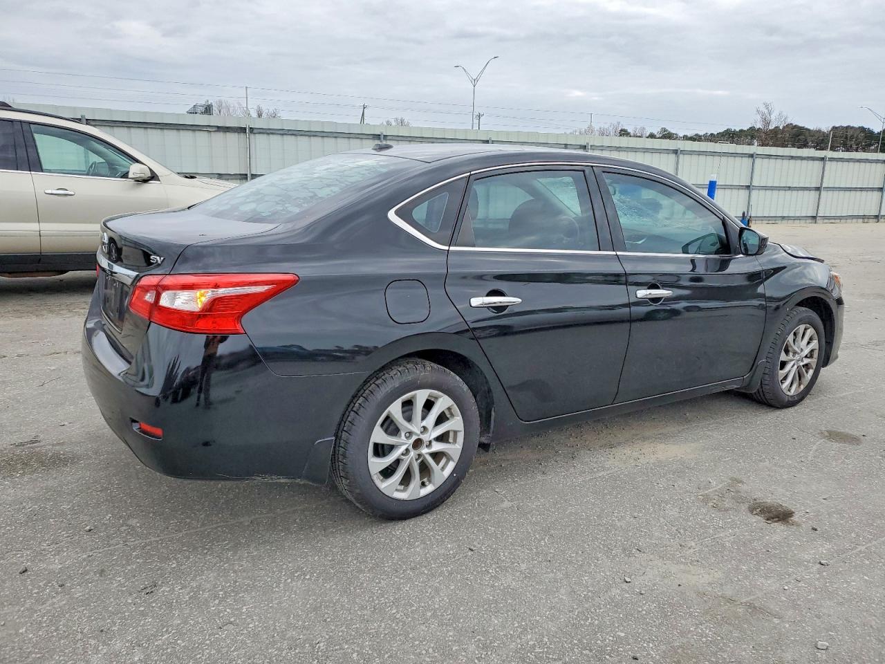 2018 NISSAN SENTRA S photo 3