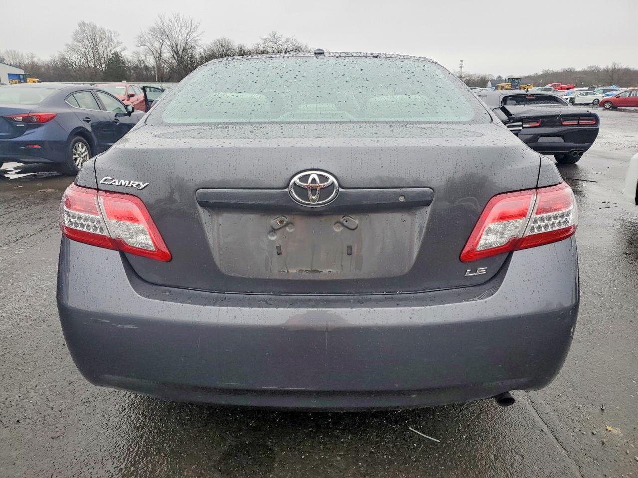 2010 TOYOTA CAMRY BASE photo 6