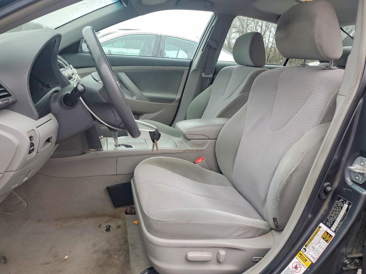 2010 TOYOTA CAMRY BASE photo 7