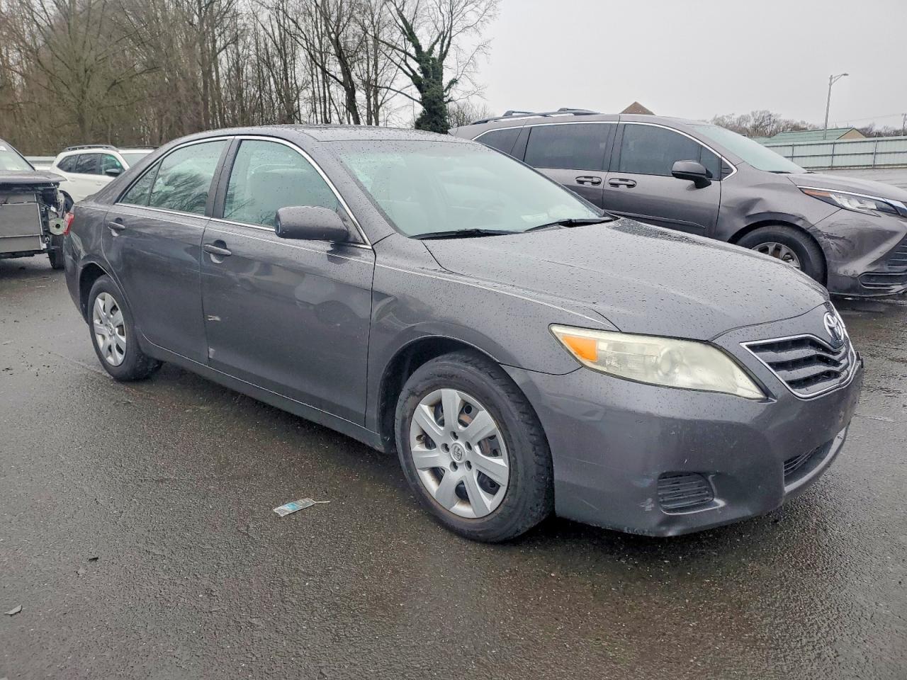 2010 TOYOTA CAMRY BASE photo 4