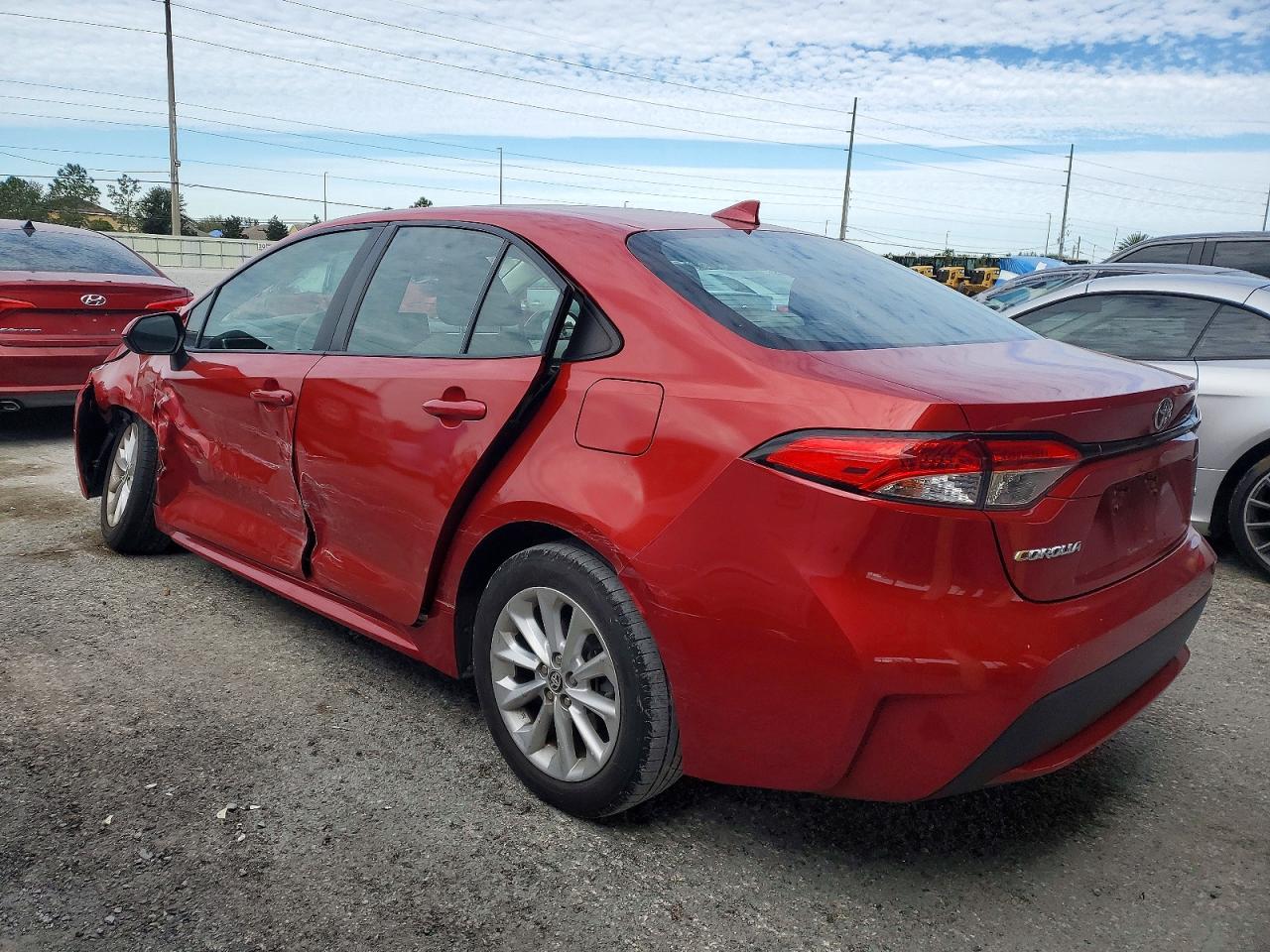 2020 TOYOTA COROLLA LE photo 2